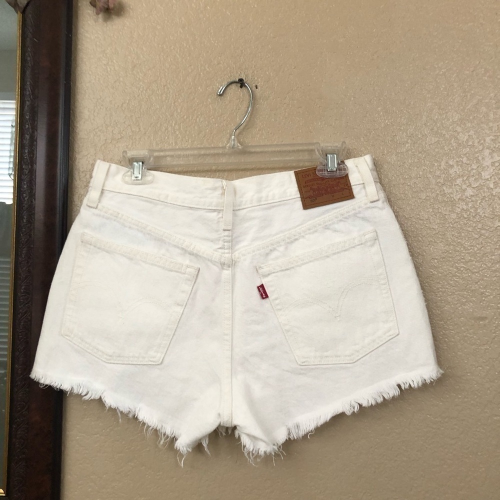 Levi’s White Denim Shorts Size 29 - Picture 2 of 5